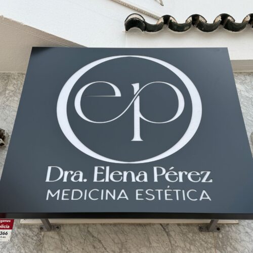 Dra. Elena Pérez cajón con contrabandeja